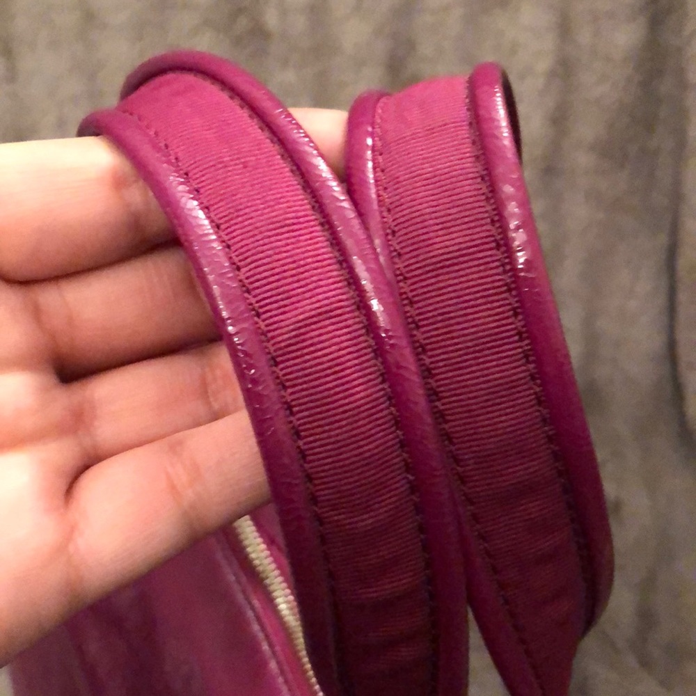 Brand new never used Coach patent leather purse!! - Picture 3 of 4